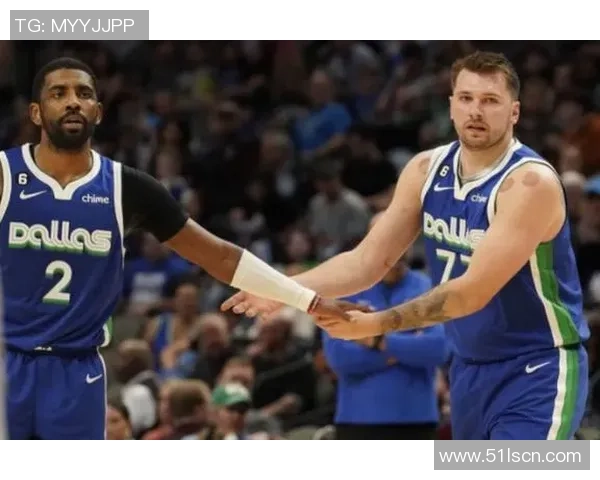 火箭队与76人队激战正酣球迷期待精彩对决与精彩瞬间